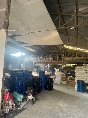 Cho thuê kho xưởng MT Kênh A,DT:1.200m2,văn phòng: 200m2, giá: 40tr/TH