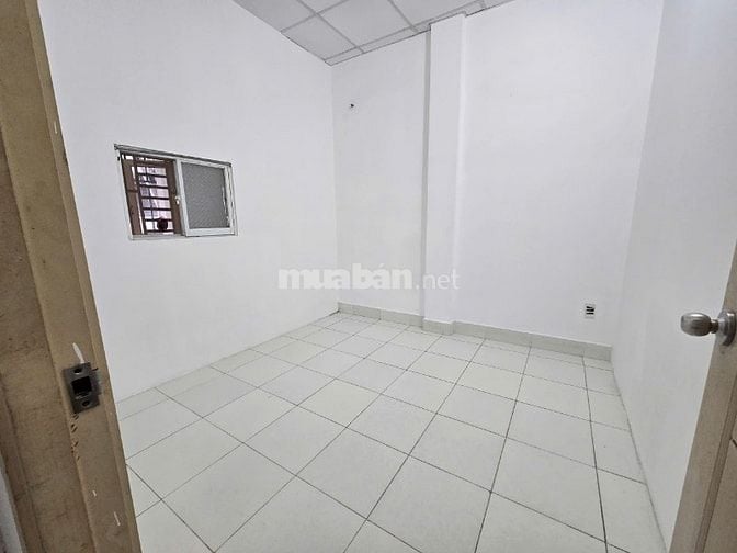 Cho thuê nhà hẻm oto 1 trệt 1 lầu 4x15 Phan Huy Ích giá 9,5 tr 
