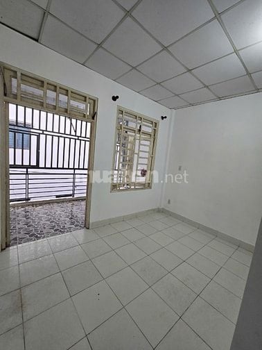 Cho thuê nhà hẻm oto 1 trệt 1 lầu 4x15 Phan Huy Ích giá 9,5 tr 
