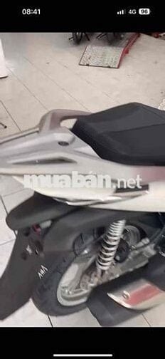 Xe mới mua nhưng đi nước ngoài bán rẻ cho ae
