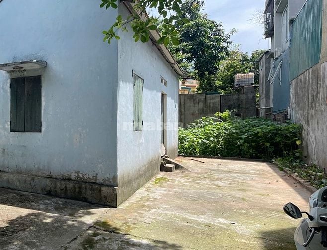 Bán gấp nhà đất ngõ phố Thúy Lĩnh.