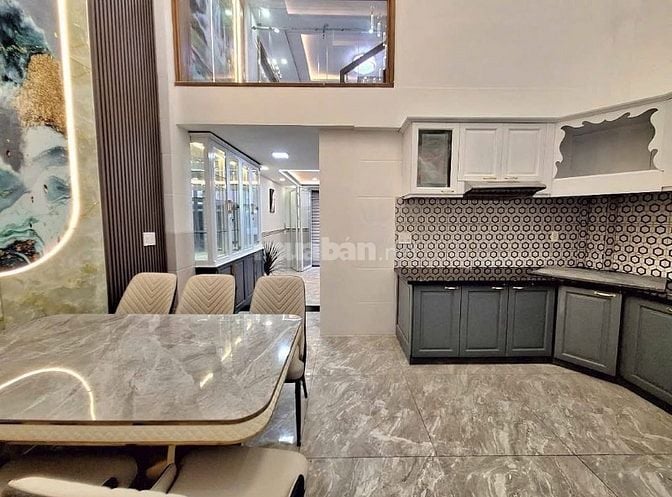 Đi nước ngoài định cư bán gấp nhà ở đường Nguyễn Thượng Hiền, phường 4