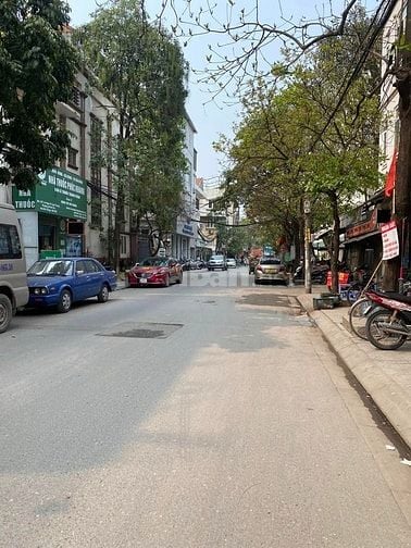 Bán nhà phân lô Lạc Trung, oto tránh, vào nhà, mặt tiền 8m, 29  tỷ