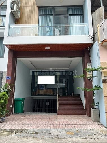 Cho thuê MBKD 50 m2 đường Cù Chính Lan, P13, có chỗ ngủ lại, giá tốt