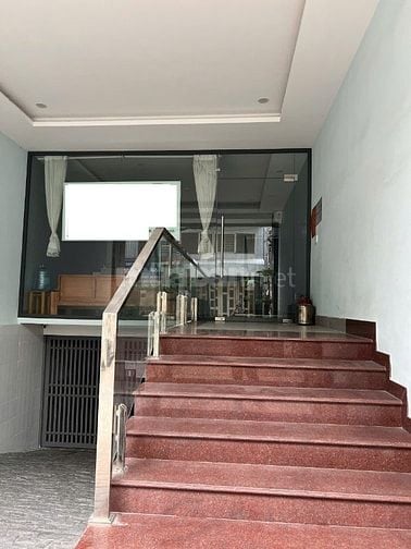 Cho thuê MBKD 50 m2 đường Cù Chính Lan, P13, có chỗ ngủ lại, giá tốt