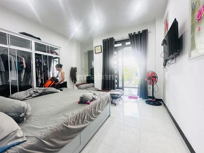 Nhà Phú Cường: sát phố Bạch Đằng, hoàn công, sân oto, 0815422197 