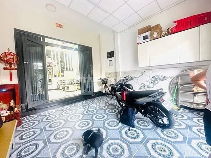 Nhà Phú Cường: sát phố Bạch Đằng, hoàn công, sân oto, 0815422197 