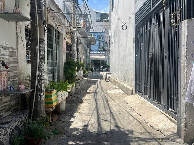 Nhà 3 tầng (4.2x15m), 69 m2, Phạm Thế Hiển- thông Bùi Minh Trực Q 8