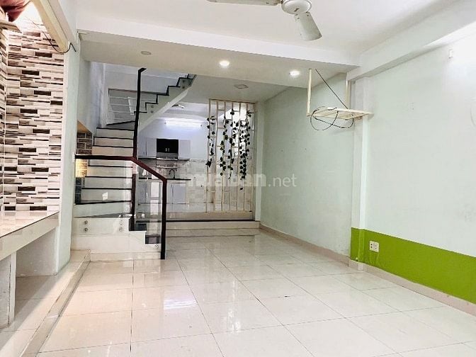 Nhà 3 tầng (4.2x15m), 69 m2, Phạm Thế Hiển- thông Bùi Minh Trực Q 8