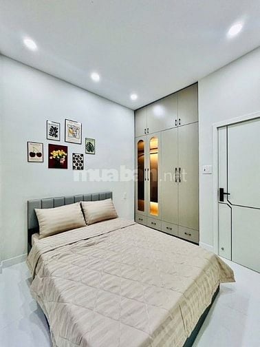 Bán nhà ngay Bạch Đằng, Bình Thạnh. Giá: 2 tỷ 520tr/ 68m2,sổ riêng