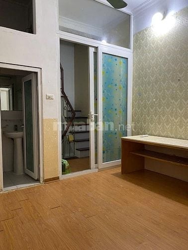 Cho thuê nguyên căn 4 tấng, 2 ngủ, điều hòa... Tây Sơn, Đống Đa