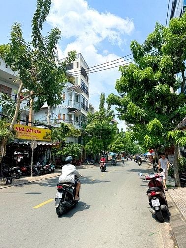 🌷 🌷 🌷 BÁN NHÀ MẶT TIỀN : 690 PHẠM VĂN BẠCH - P. 12 - Q. GÒ VẤP -HCM