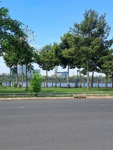 Bán biệt thư 2 mặt tiền Nguyễn Thanh Sơn Quận 2 giá 125 tỷ