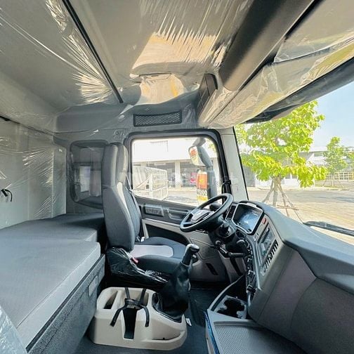 🚛 XE ĐẦU KÉO SINOTRUK : BỨT PHÁ MỌI CUNG ĐƯỜNG – CHINH PHỤC MỌI TẢI T