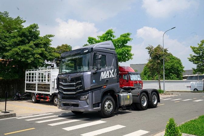 🚛 XE ĐẦU KÉO SINOTRUK : BỨT PHÁ MỌI CUNG ĐƯỜNG – CHINH PHỤC MỌI TẢI T