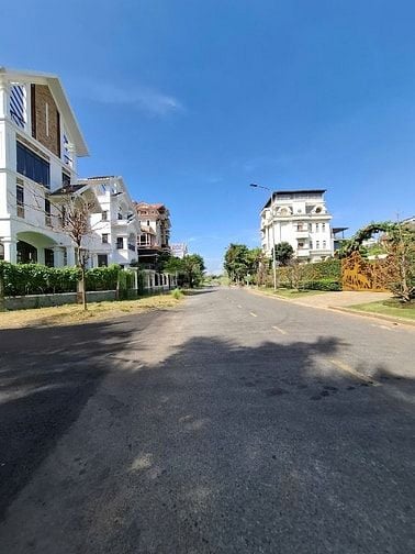 Bán biệt thư 2 mặt tiền Nguyễn Thanh Sơn Quận 2 giá 125 tỷ