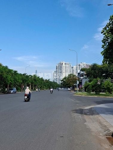 Bán biệt thư 2 mặt tiền Nguyễn Thanh Sơn Quận 2 giá 125 tỷ