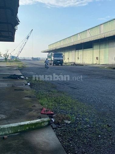  Chuyển nhượng cảng đường thủy và đất cơ sở sản xuất