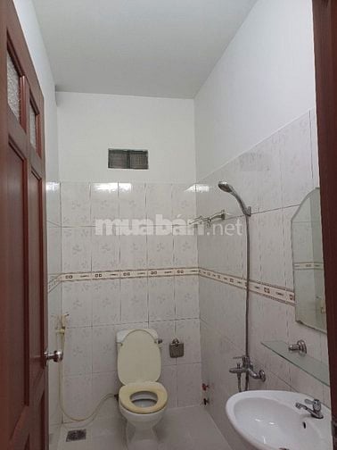 Chính chủ cần bán nhà 3 tầng, DT 4 x 10,5, 3pn,3wc, 