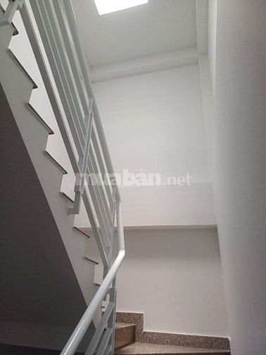 Chính chủ cần bán nhà 3 tầng, DT 4 x 10,5, 3pn,3wc, 