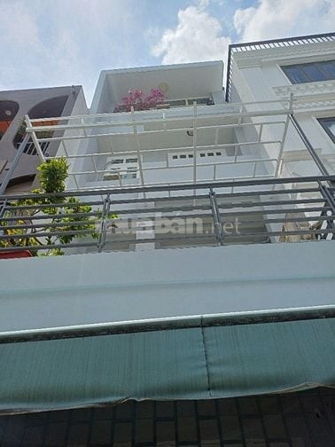 Chính chủ cần bán nhà 3 tầng, DT 4 x 10,5, 3pn,3wc, 