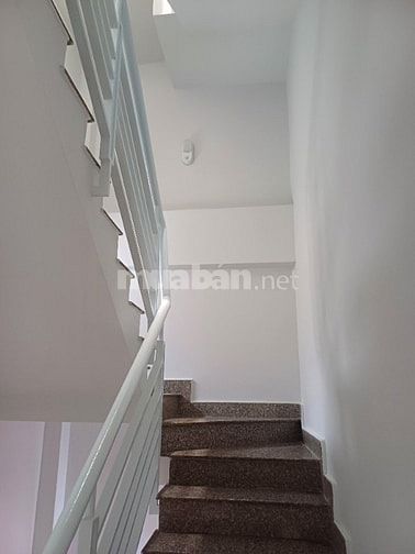 Chính chủ cần bán nhà 3 tầng, DT 4 x 10,5, 3pn,3wc, 