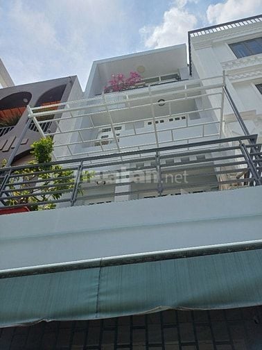 Chính chủ cần bán nhà 3 tầng, DT 4 x 10,5, 3pn,3wc, 
