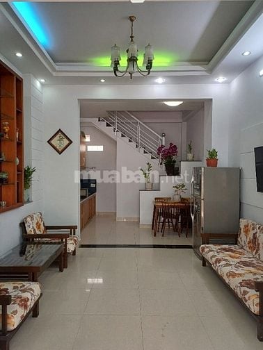 Chính chủ cần bán nhà 3 tầng, DT 4 x 10,5, 3pn,3wc, 
