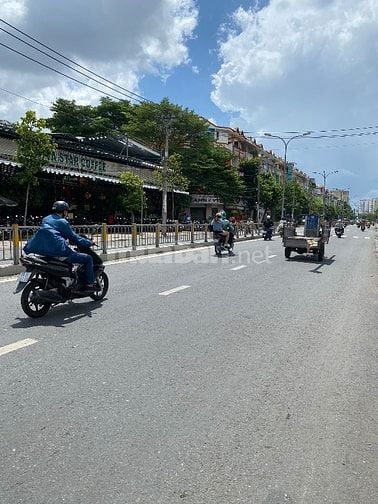 Bán nhà 4x20m, 3 lầu sân thượng, mặt tiền Tạ Quang Bửu 