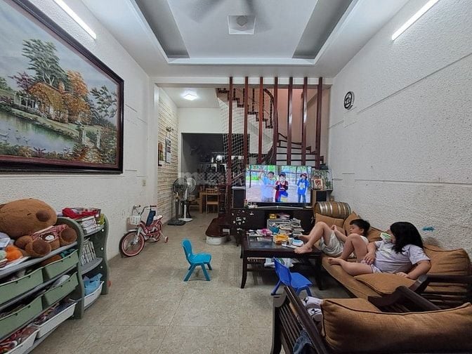 Bán gấp nhà phố Yên Hoà ở ngay, 51m2, 4 tầng, MT 4m, giá 12.9 tỷ