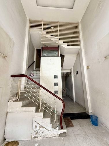 GẤP GIẢM 1 TỶ MẶT TIỀN NGUYỄN ĐÌNH CHÍNH- 54m2- 4 TẦNG- 10,5 TỶ TL