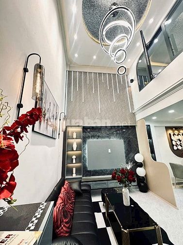 Bán nhà Hoàng Hoa Thám, Phú Nhuận, 3 lầu giá 7,380 tỷ