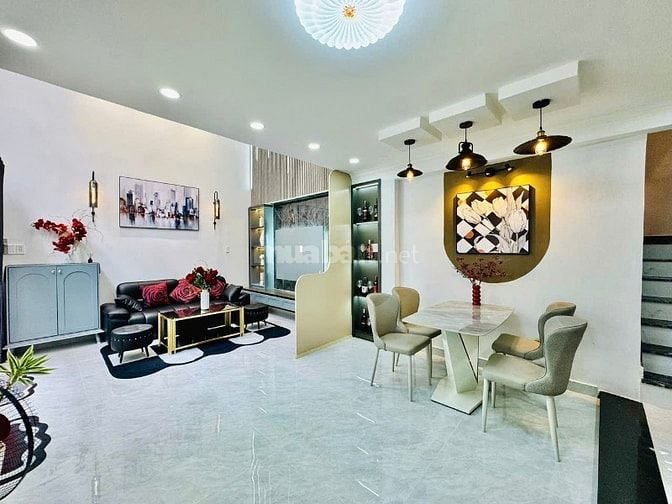 Bán nhà Hoàng Hoa Thám, Phú Nhuận, 3 lầu giá 7,380 tỷ