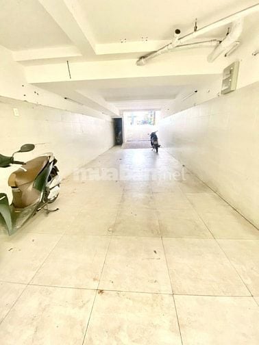 Cho Thuê Mặt Tiền Đẹp Tại Hoa Sứ - Đối diên CoopMart PXL 