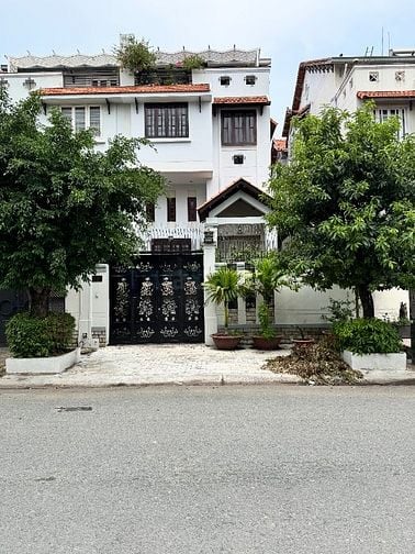 Cho thuê biệt thự KDC Cao Lỗ P4Q8