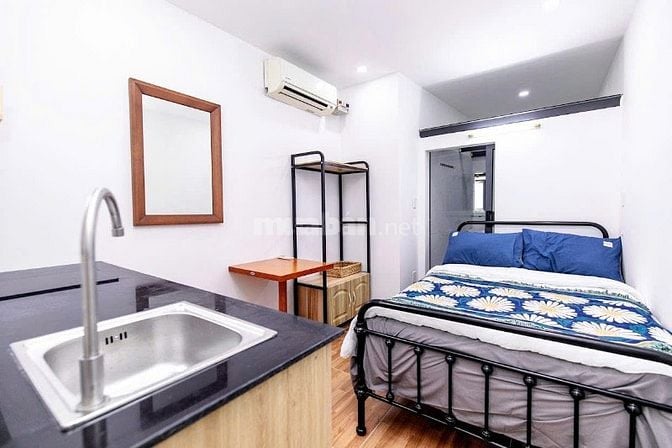 Tòa CHDV Phú Nhuận. DT 4.2x24m NH, 5 tầng giá 14 tỷ