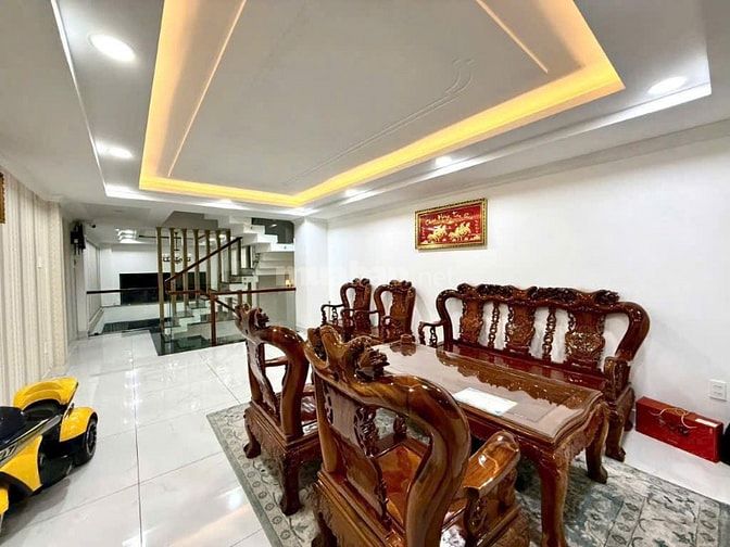 Nhà Ngợp Gía Tốt UBND Quận 12. Thới An. 1 trệt 4 lầu chỉ 6 tỷ lẻ.