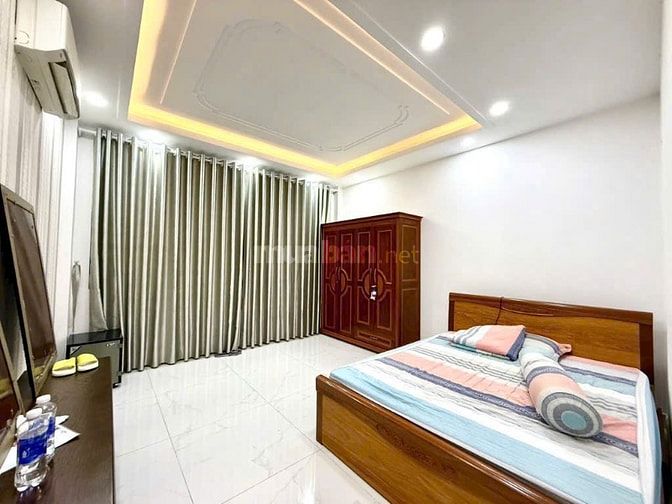 Nhà Ngợp Gía Tốt UBND Quận 12. Thới An. 1 trệt 4 lầu chỉ 6 tỷ lẻ.