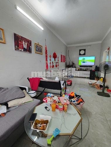 Chính chủ cần cho thuê tầng 3 căn hộ tập thể Lò Đúc giá 12 triệu