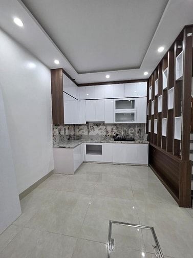 BÁN NHÀ TÔ HIỆU-THANG MÁY-Ô TÔ ĐỖ CỬA-50M2-NHỈNH 1x. TỈ