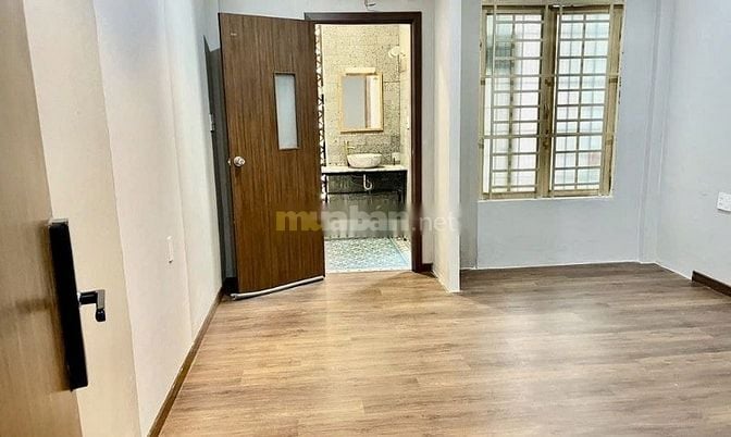 Cho thuê nhà hẻm 3m(XM) Cách Mạng Tháng 8, P.5, Q.Tân Bình giá 15tr
