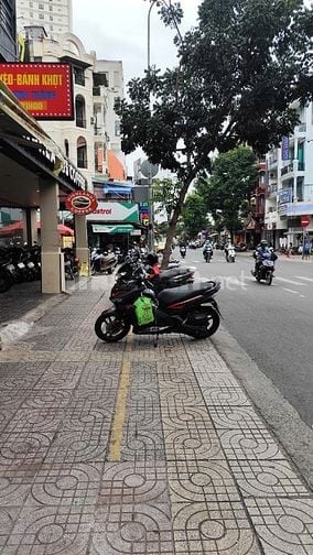 bán nhà mt Lý Chính Thắng Phường 8 Quận 3. 7.4x14 nhà 1 lầu  giá 47 tỷ
