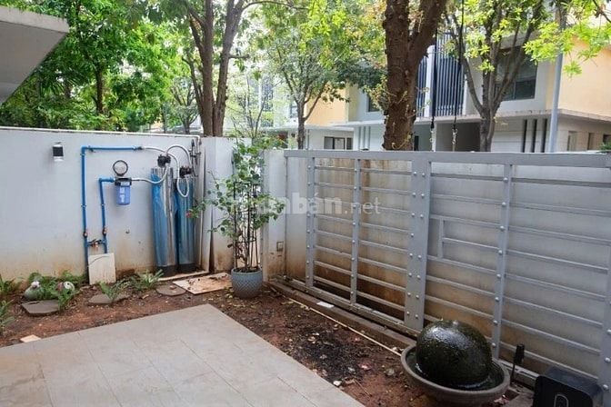 Bán biệt thự song lập cao cấp khu garland, quận 9