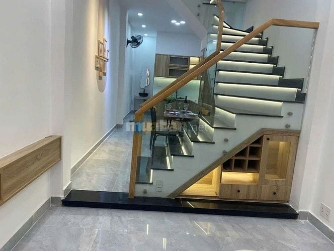 Cho thuê nhà hẻm 3m(XM) Cách Mạng Tháng 8, P.5, Q.Tân Bình giá 15tr