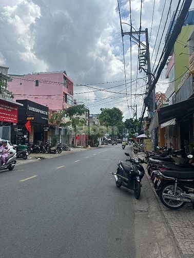 Bán nhà 3 lầu đẹp –86 Tân Quý, 5x20m  Vị trí trung tâm, ở ngay