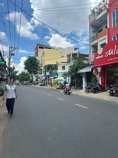 Bán nhà 3 lầu đẹp –86 Tân Quý, 5x20m  Vị trí trung tâm, ở ngay