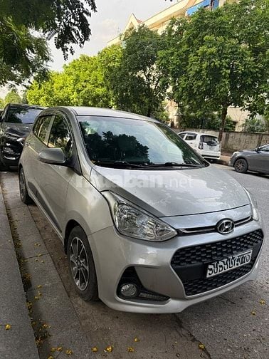 Bán xe i10 1.2 AT 2019 màu bạc