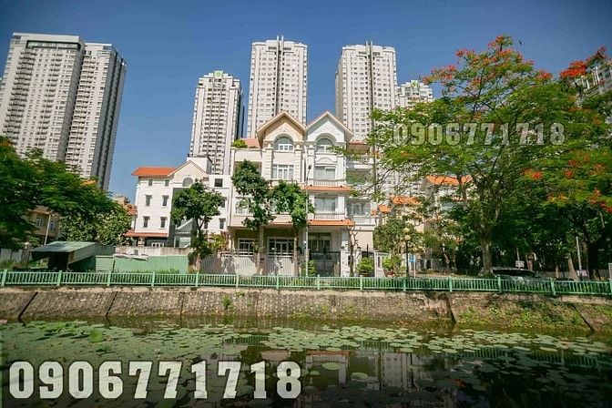 Bán nhà biệt thự KDC him lam Q7 giá tốt