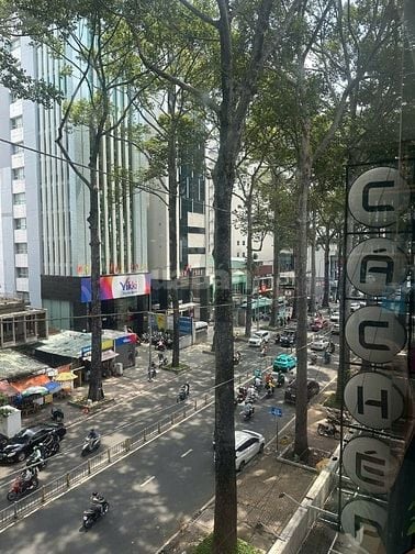 CHO THUÊ TÒA NHÀ MT 10*20 ,ĐƯỜNG NTMK , P.NCT , Q1 : DTSD 1200m2 