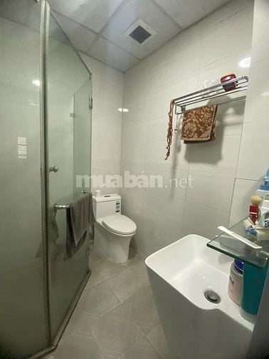 Bán căn tập thể Lạc Trung. Hai Bà Trưng. Hà Nội. Tầng thấp. 3 ngủ 2vệ 